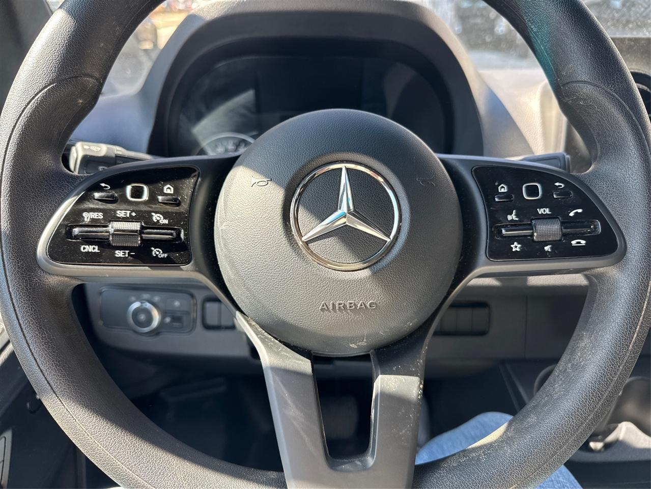 Mercedes-Benz Sprinter Passenger Van 2500 Standard Roof I4 Diesel 144" RWD 2024