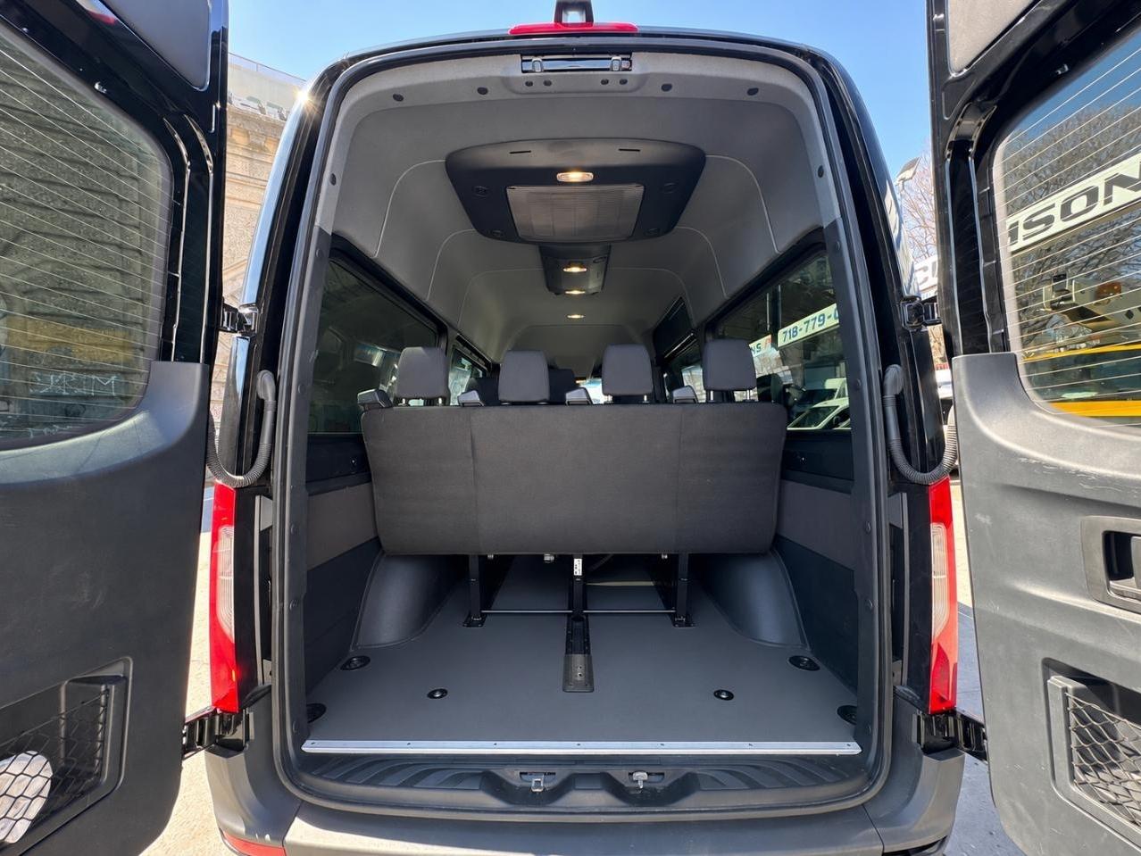 Mercedes-Benz Sprinter Passenger Van 2500 Standard Roof I4 Diesel 144" RWD 2024