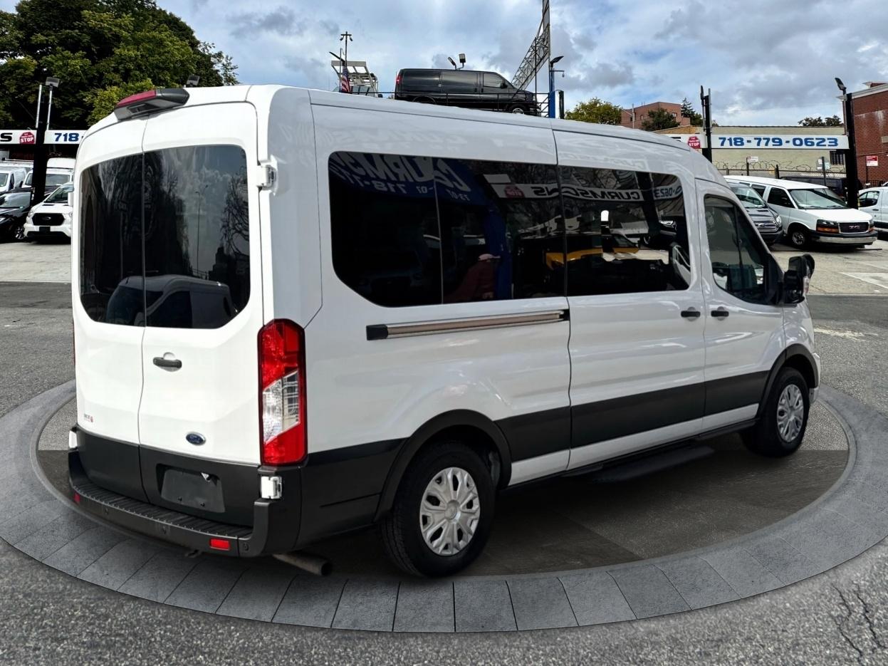 Ford Transit Passenger Wagon T-350 148" Med Roof XLT RWD 2022