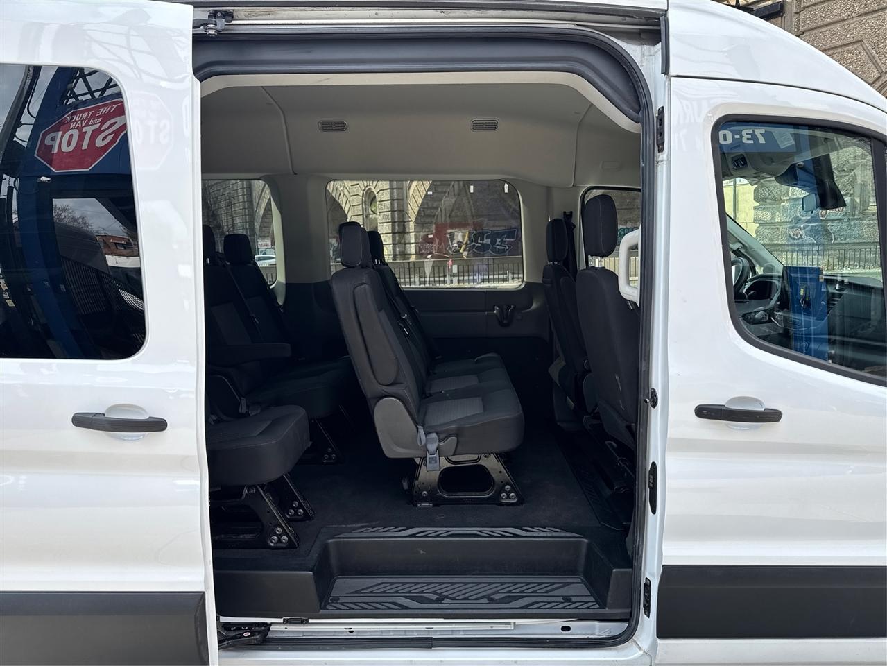 Ford Transit Passenger Wagon T-350 148" Med Roof XLT RWD 2022