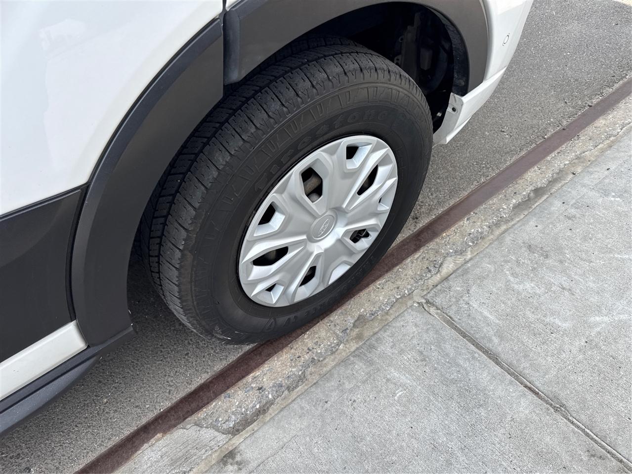 Ford Transit Passenger Wagon T-350 148" Med Roof XLT RWD 2022