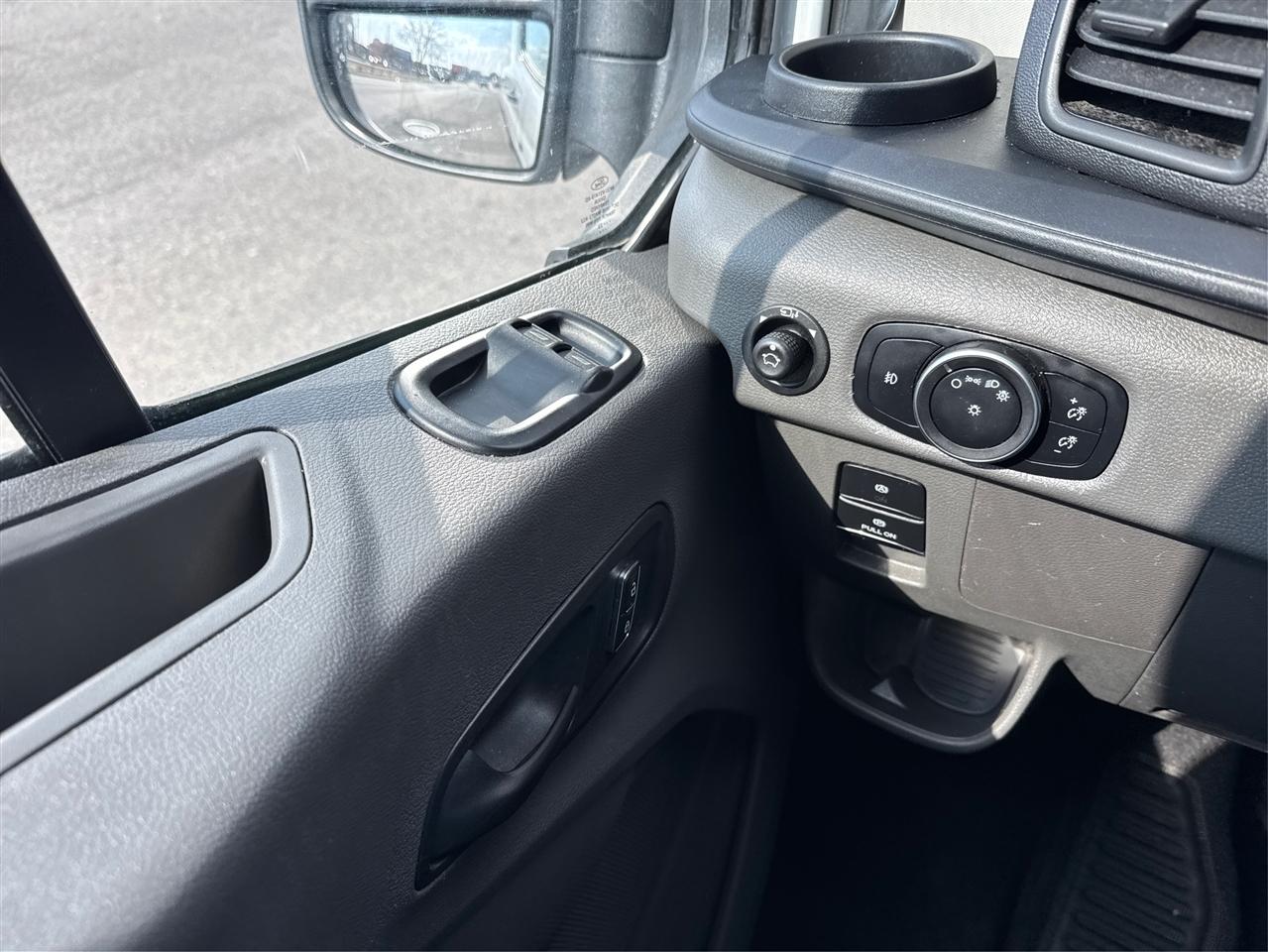 Ford Transit Passenger Wagon T-350 148" Med Roof XLT RWD 2022