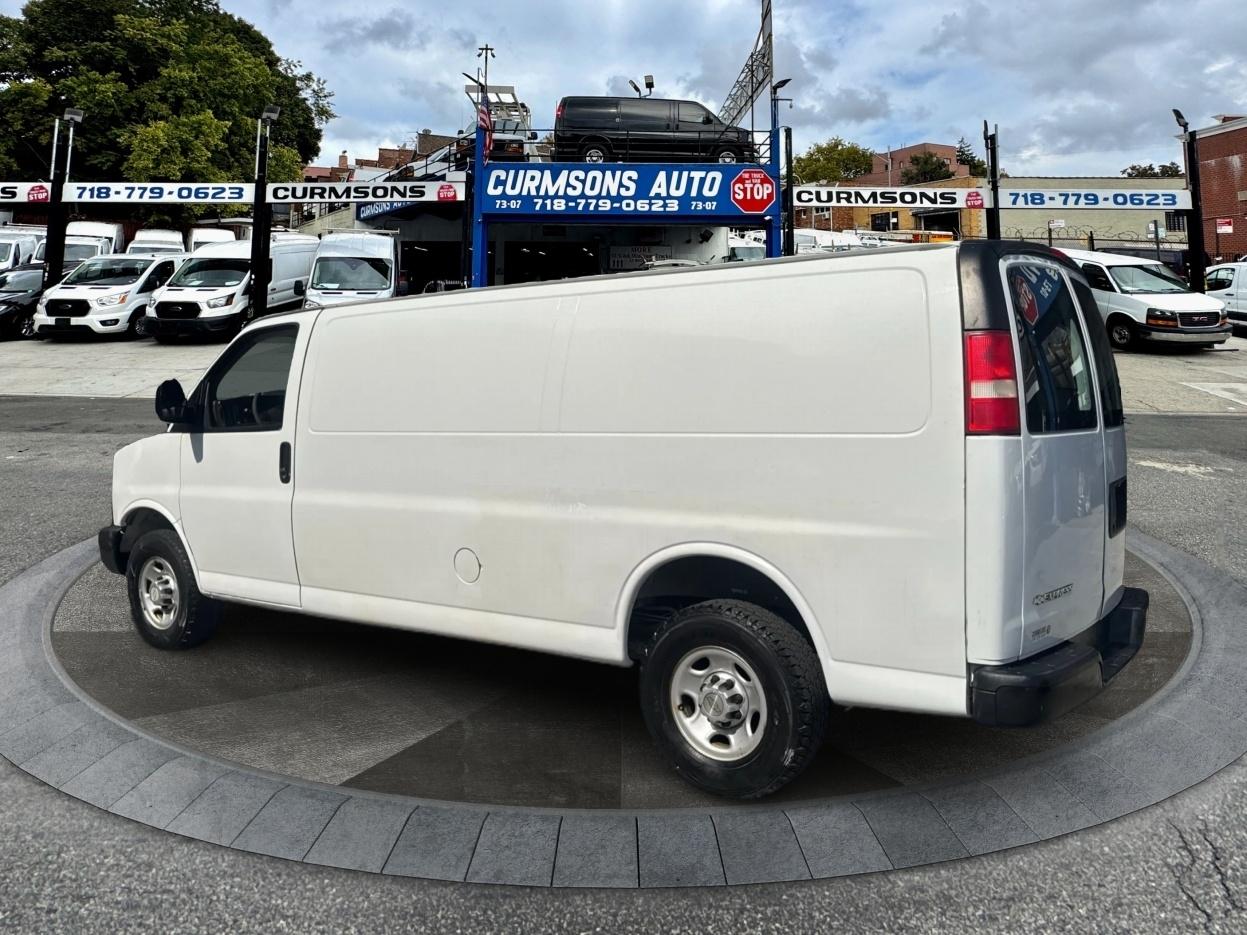 Chevrolet Express Cargo Van RWD 3500 155" 2011