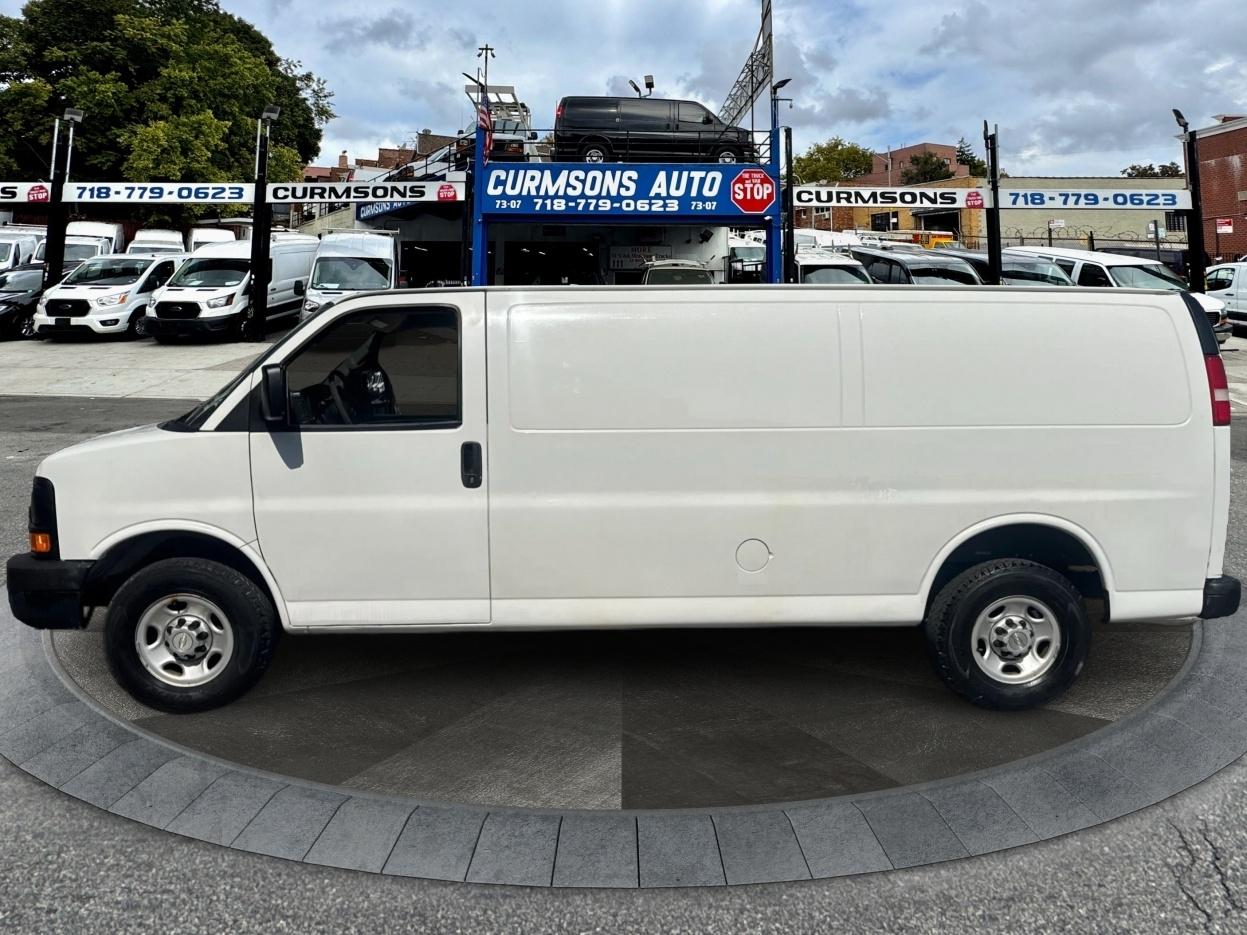 Chevrolet Express Cargo Van RWD 3500 155" 2011