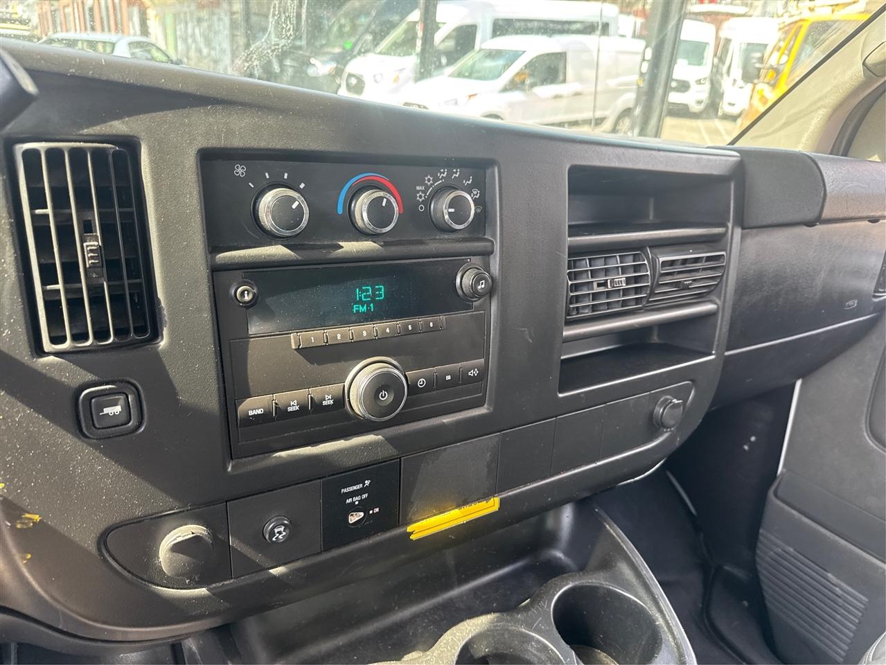 Chevrolet Express Cargo Van RWD 3500 155" 2011