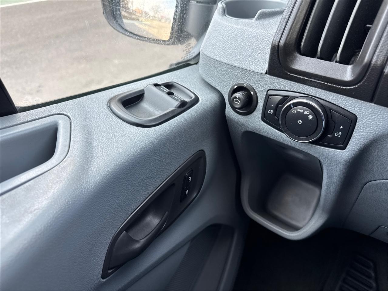 Ford Transit Passenger Wagon T-350 148" Low Roof XLT Swing-Out RH Dr 2019