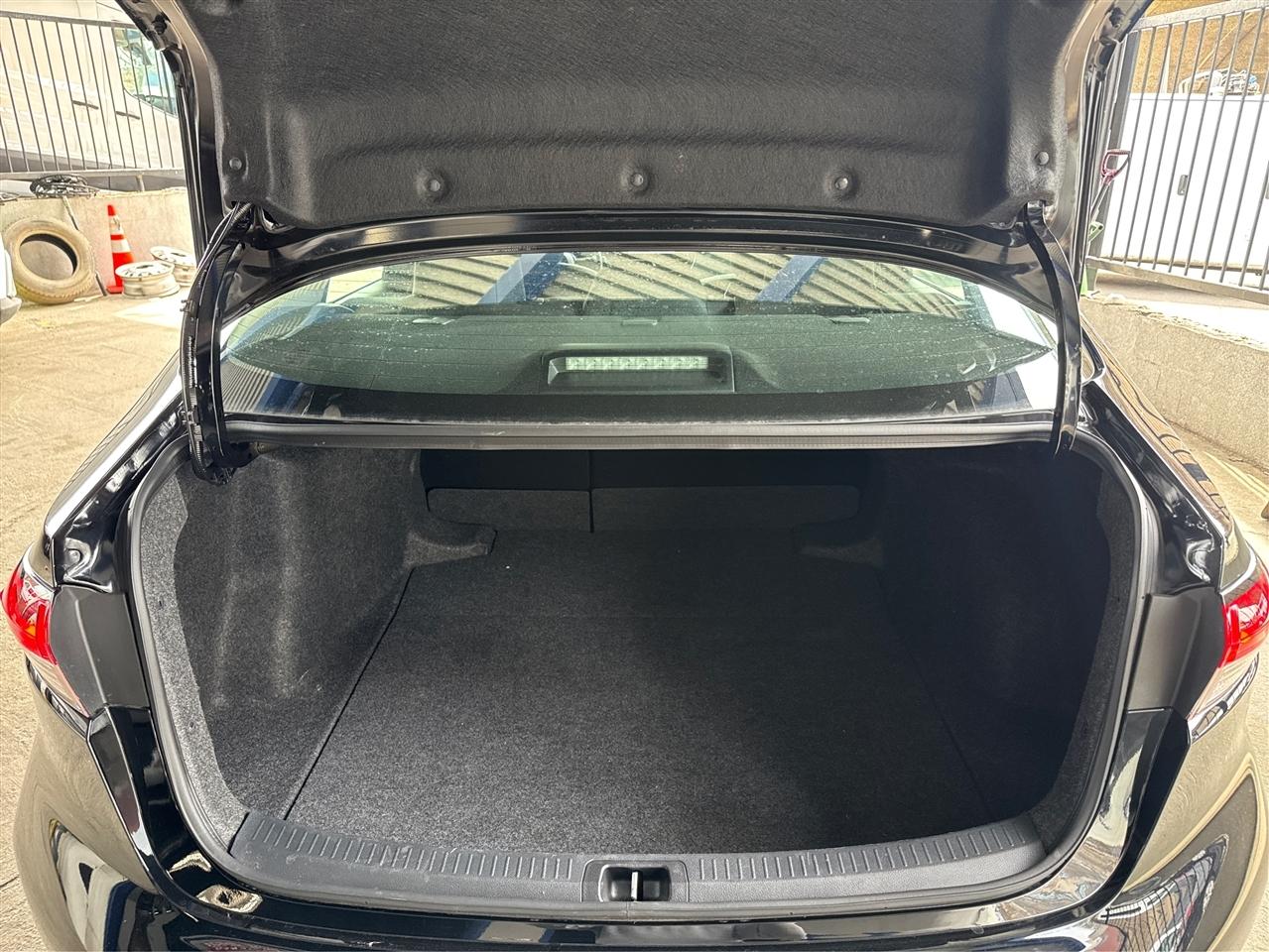 Toyota Corolla LE CVT (Natl) 2025