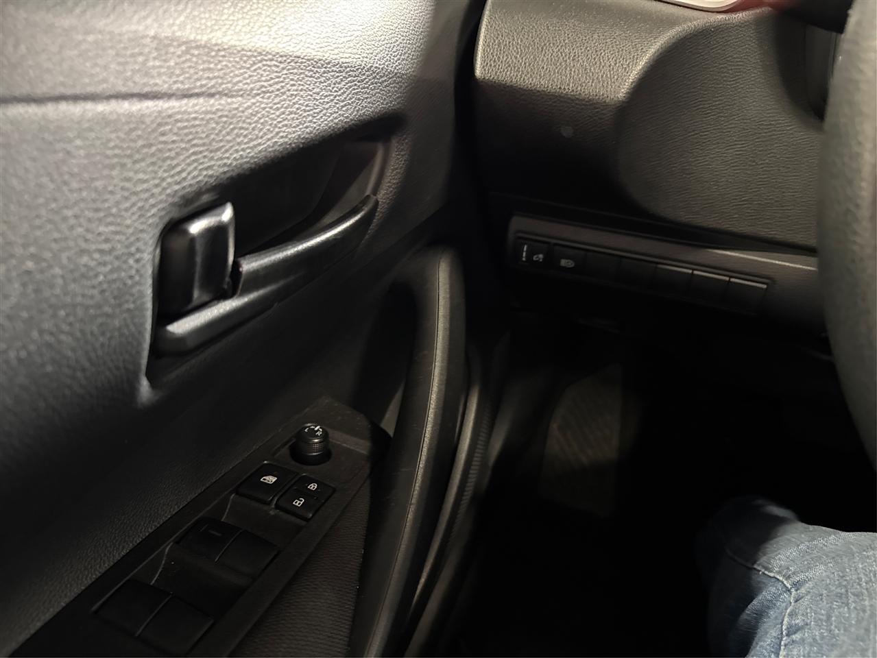 Toyota Corolla LE CVT (Natl) 2025