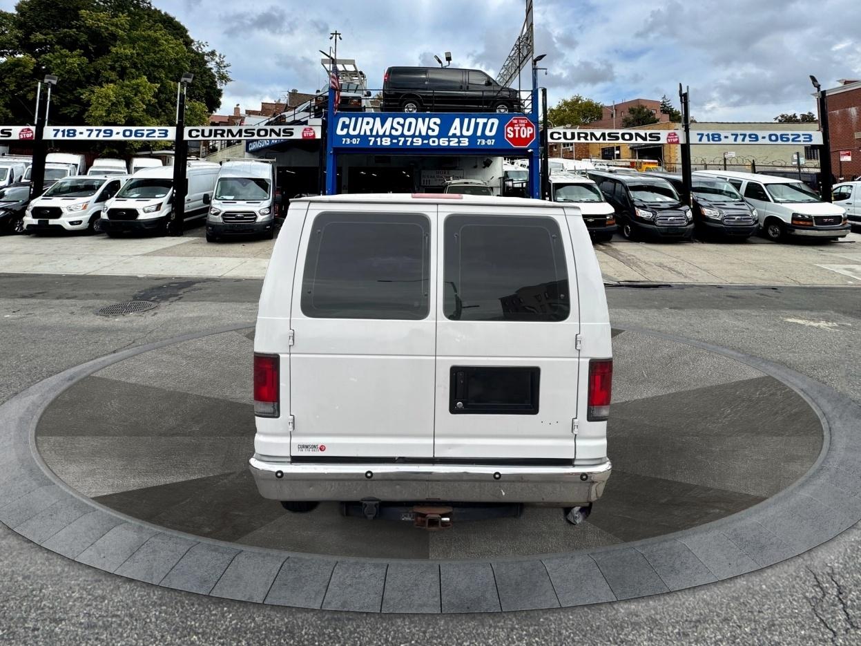 Ford Econoline Wagon E-150 XLT 2008