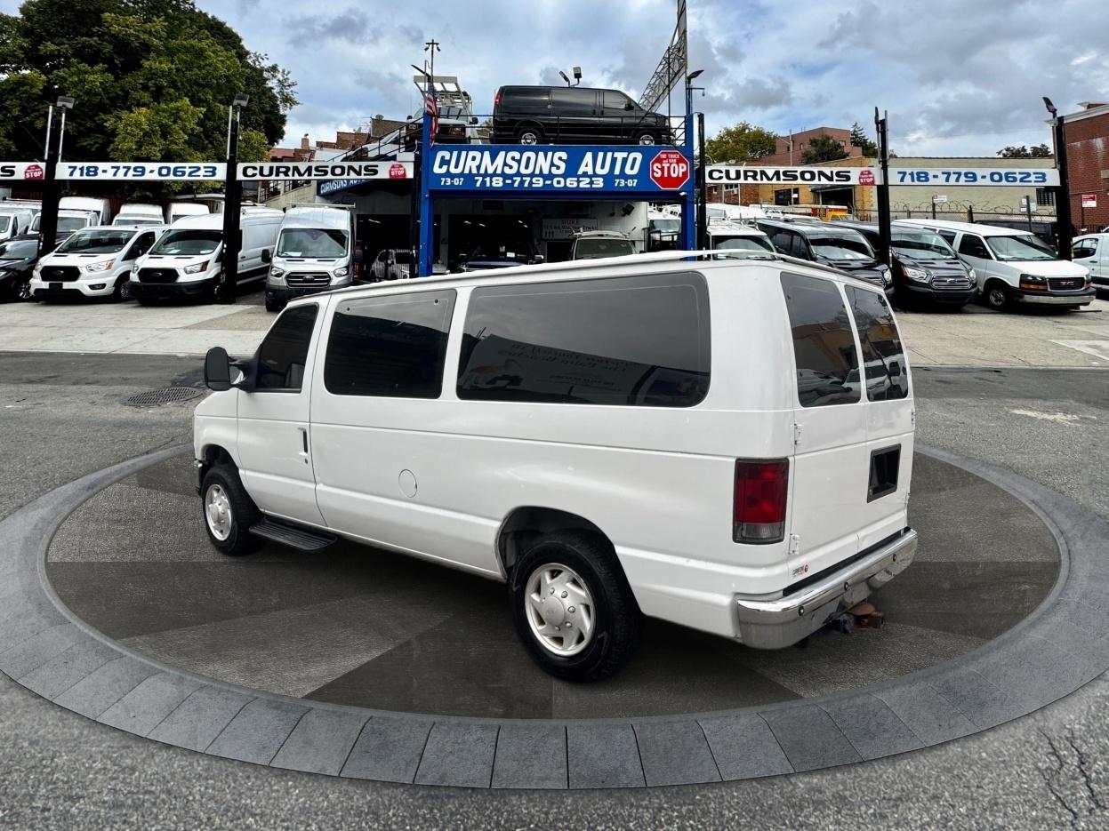 Ford Econoline Wagon E-150 XLT 2008