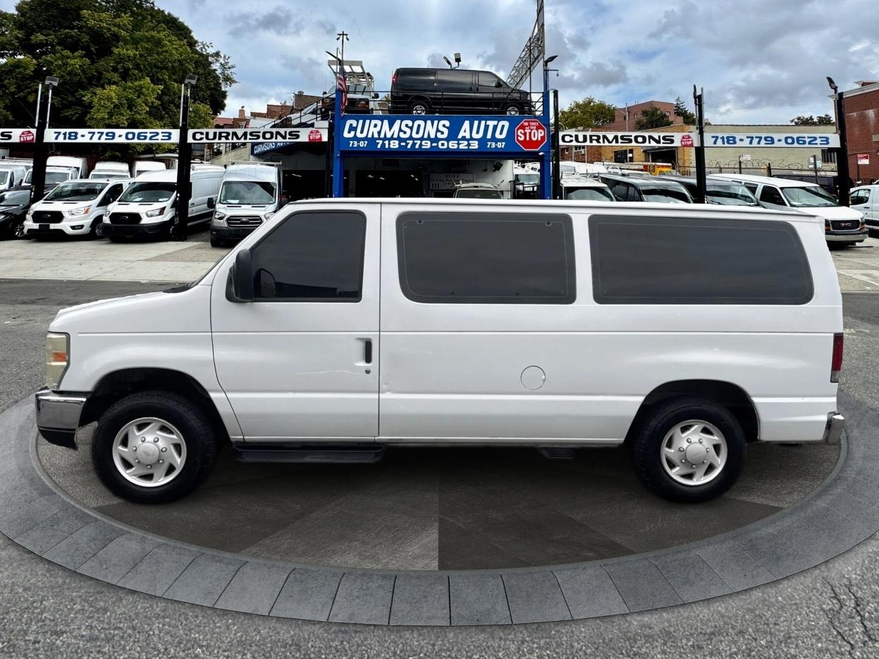 Ford Econoline Wagon E-150 XLT 2008