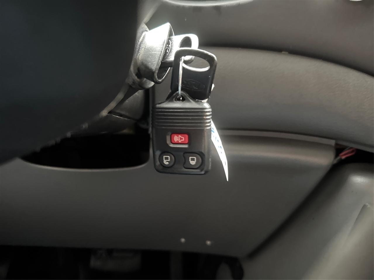 Ford Econoline Wagon E-150 XLT 2008