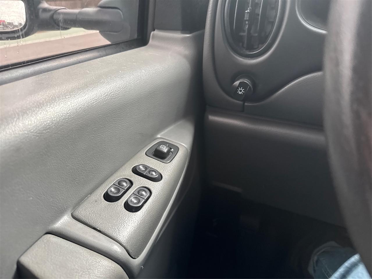 Ford Econoline Wagon E-150 XLT 2008