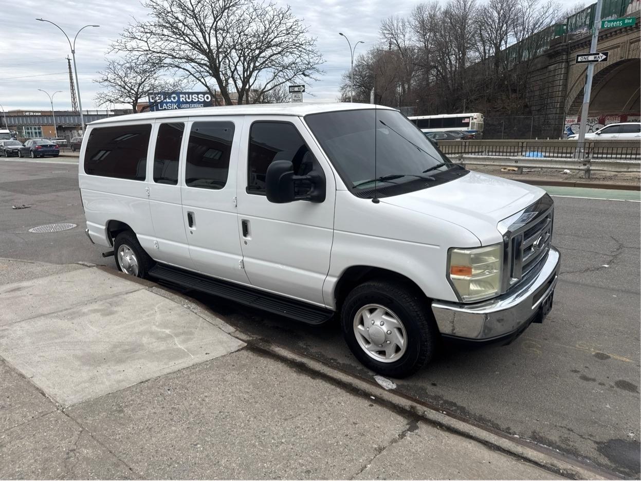 2008 Ford Econoline Wagon E-150 XLT