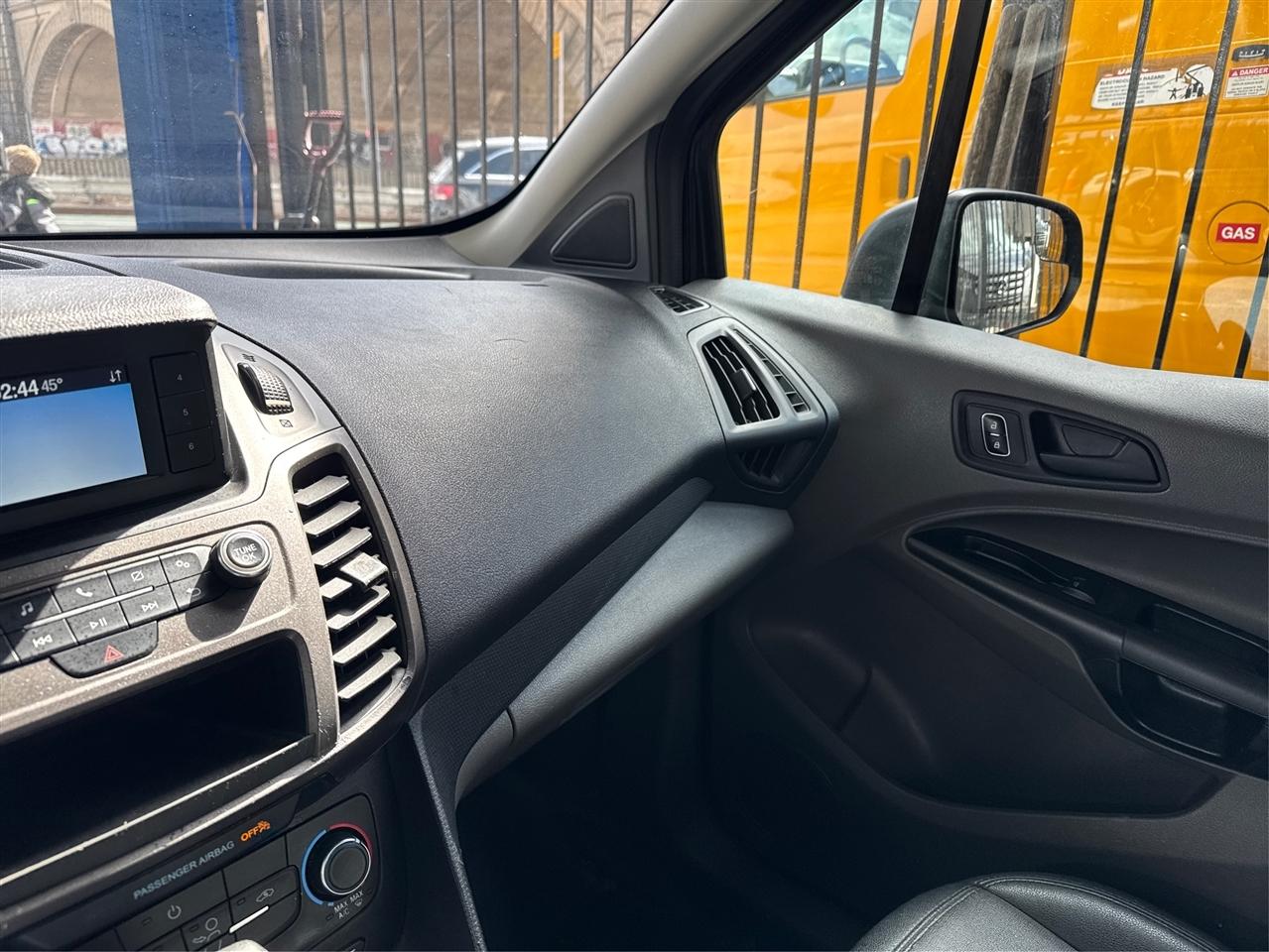 Ford Transit Connect Van XL LWB w/Rear Symmetrical Doors 2023