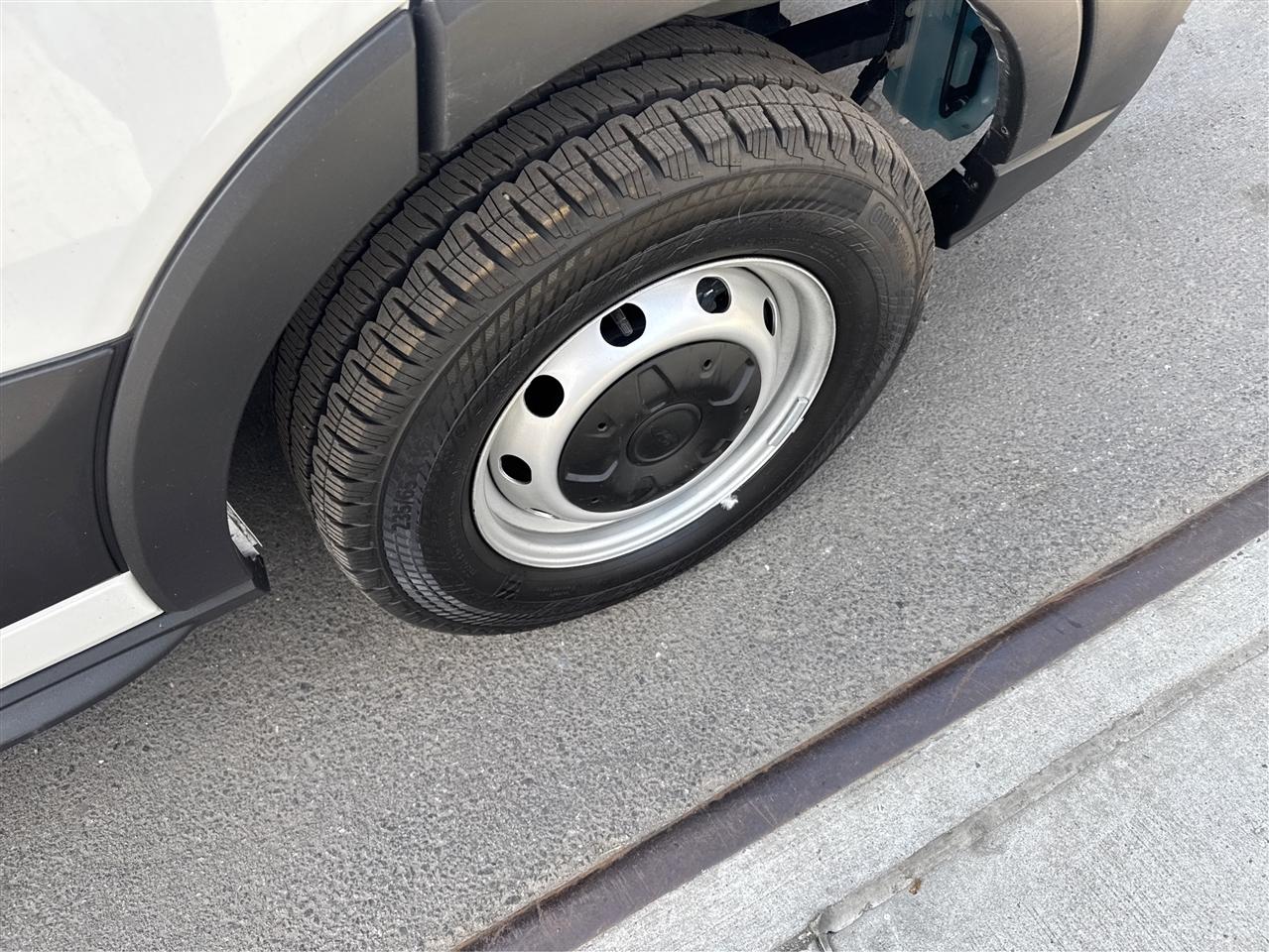 Ford Transit Cargo Van T-250 148" Med Rf 9070 GVWR RWD 2025