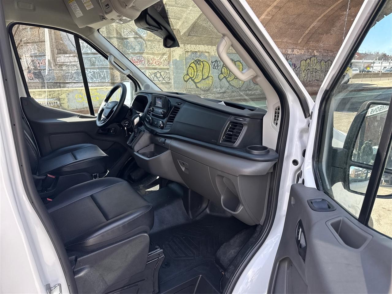 Ford Transit Cargo Van T-250 148" Med Rf 9070 GVWR RWD 2025