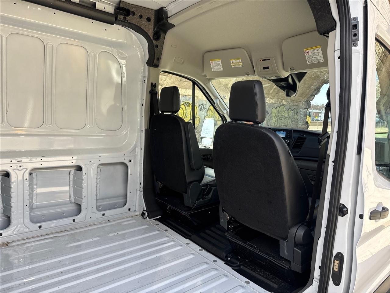 Ford Transit Cargo Van T-250 148" Med Rf 9070 GVWR RWD 2025