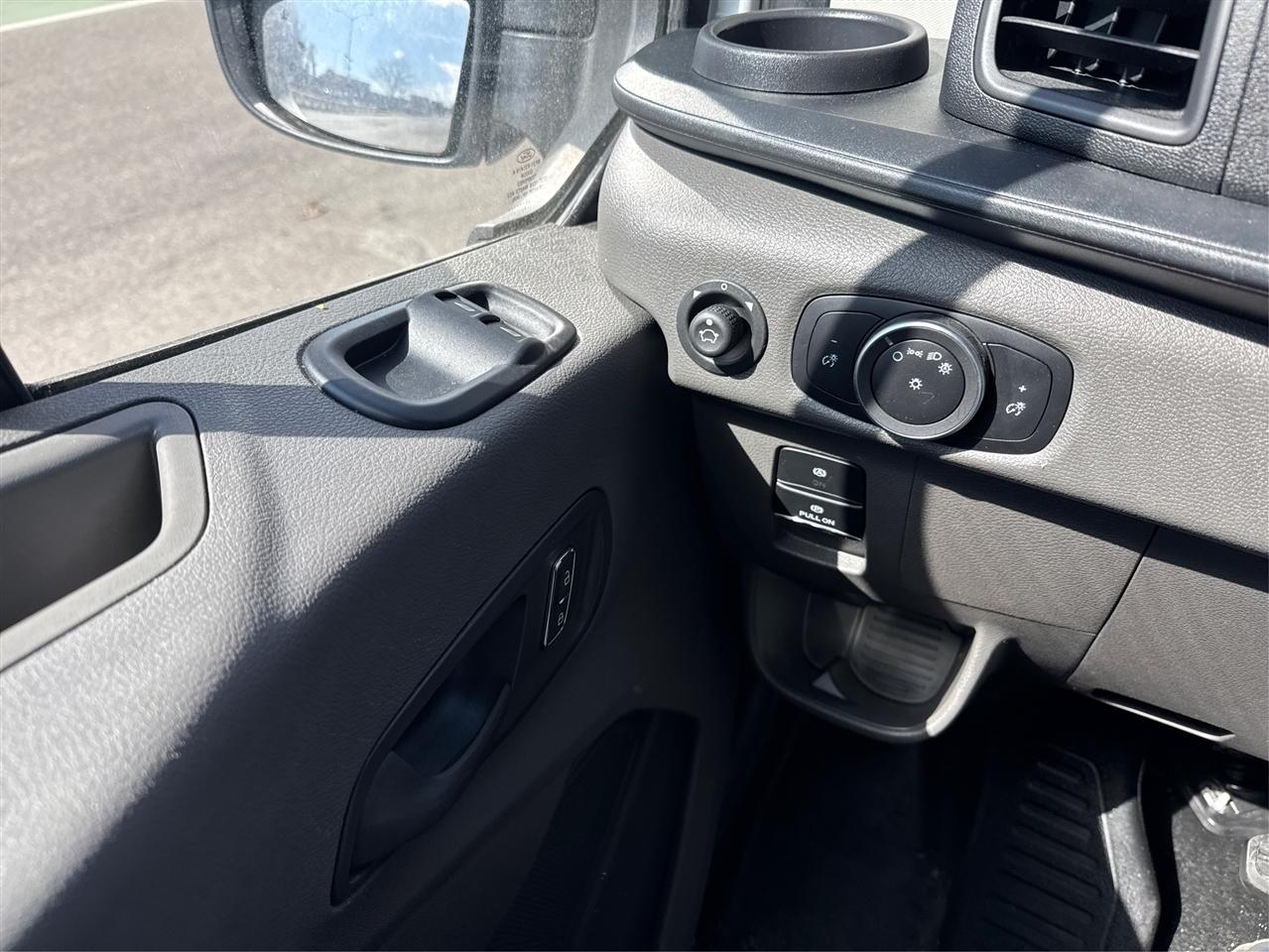 Ford Transit Cargo Van T-250 148" Med Rf 9070 GVWR RWD 2025