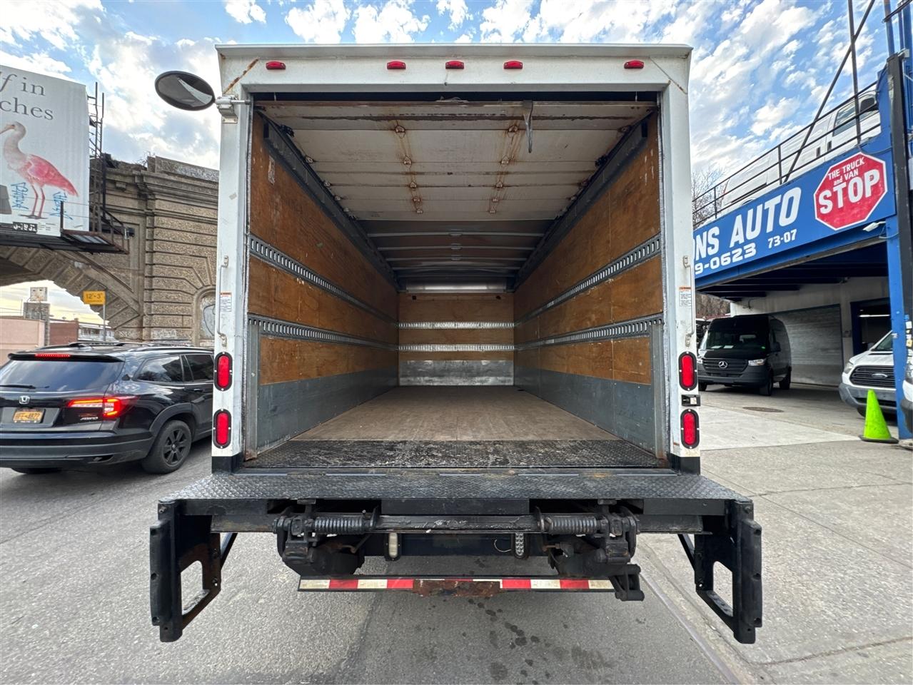 Isuzu DSL REG AT 109" WB RED CAB IBT AIR PWL 2016