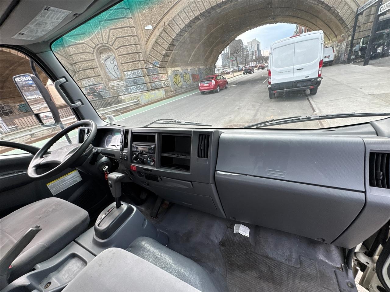 Isuzu DSL REG AT 109" WB RED CAB IBT AIR PWL 2016