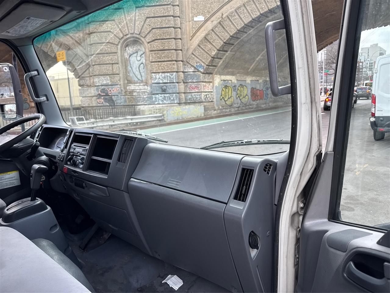 Isuzu DSL REG AT 109" WB RED CAB IBT AIR PWL 2016