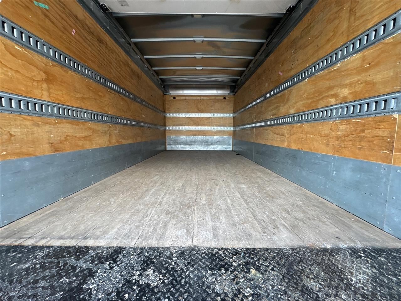 Isuzu DSL REG AT 109" WB RED CAB IBT AIR PWL 2016