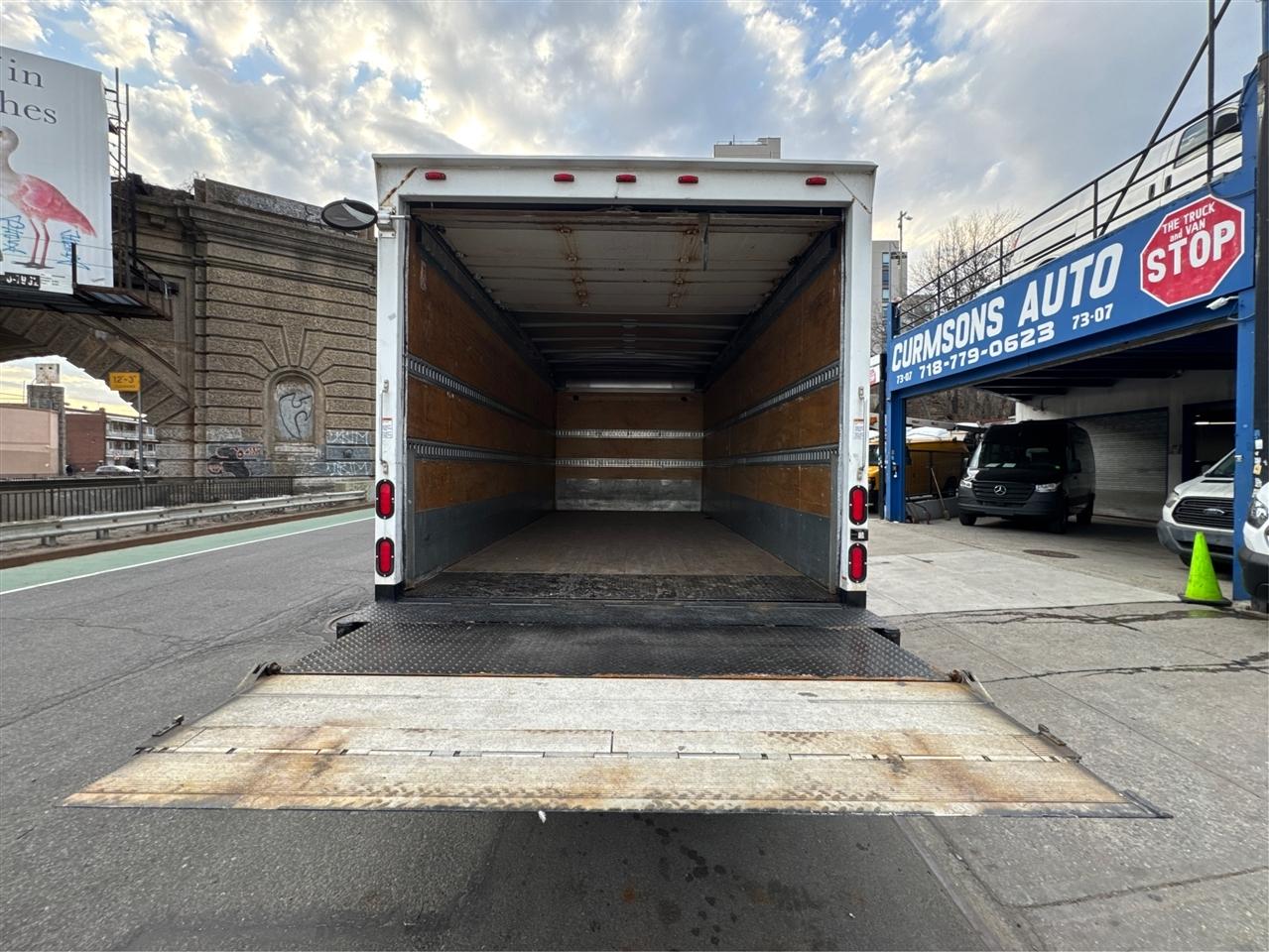 Isuzu DSL REG AT 109" WB RED CAB IBT AIR PWL 2016