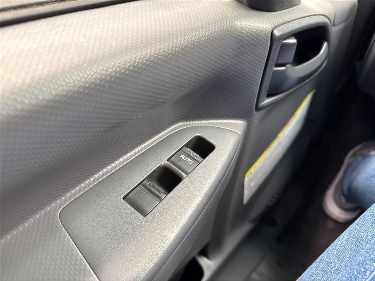 Isuzu DSL REG AT 109" WB RED CAB IBT AIR PWL 2016