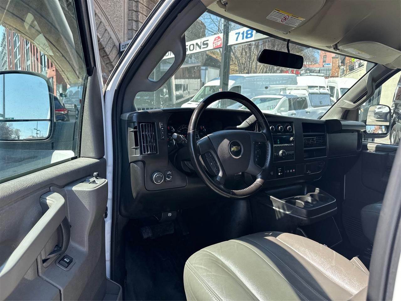 Chevrolet Express Cargo Van RWD 2500 155" 2023