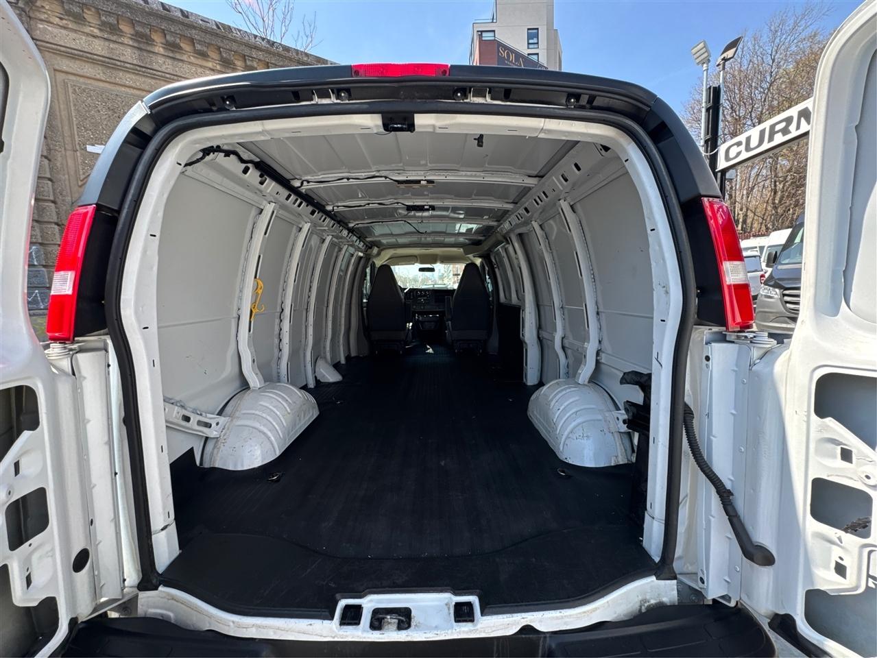 Chevrolet Express Cargo Van RWD 2500 155" 2023