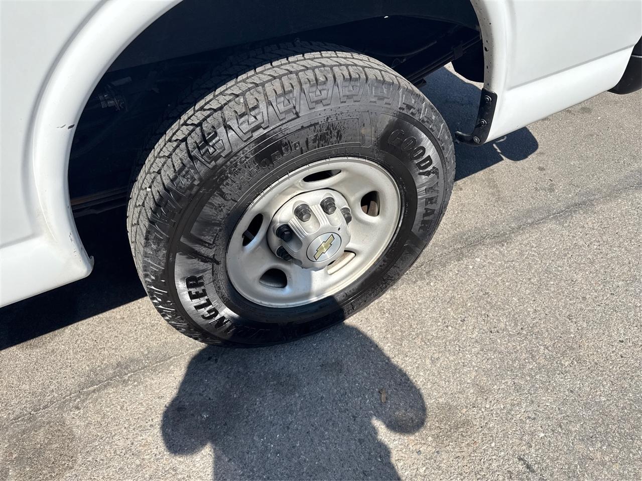 Chevrolet Express Cargo Van RWD 2500 155" 2023