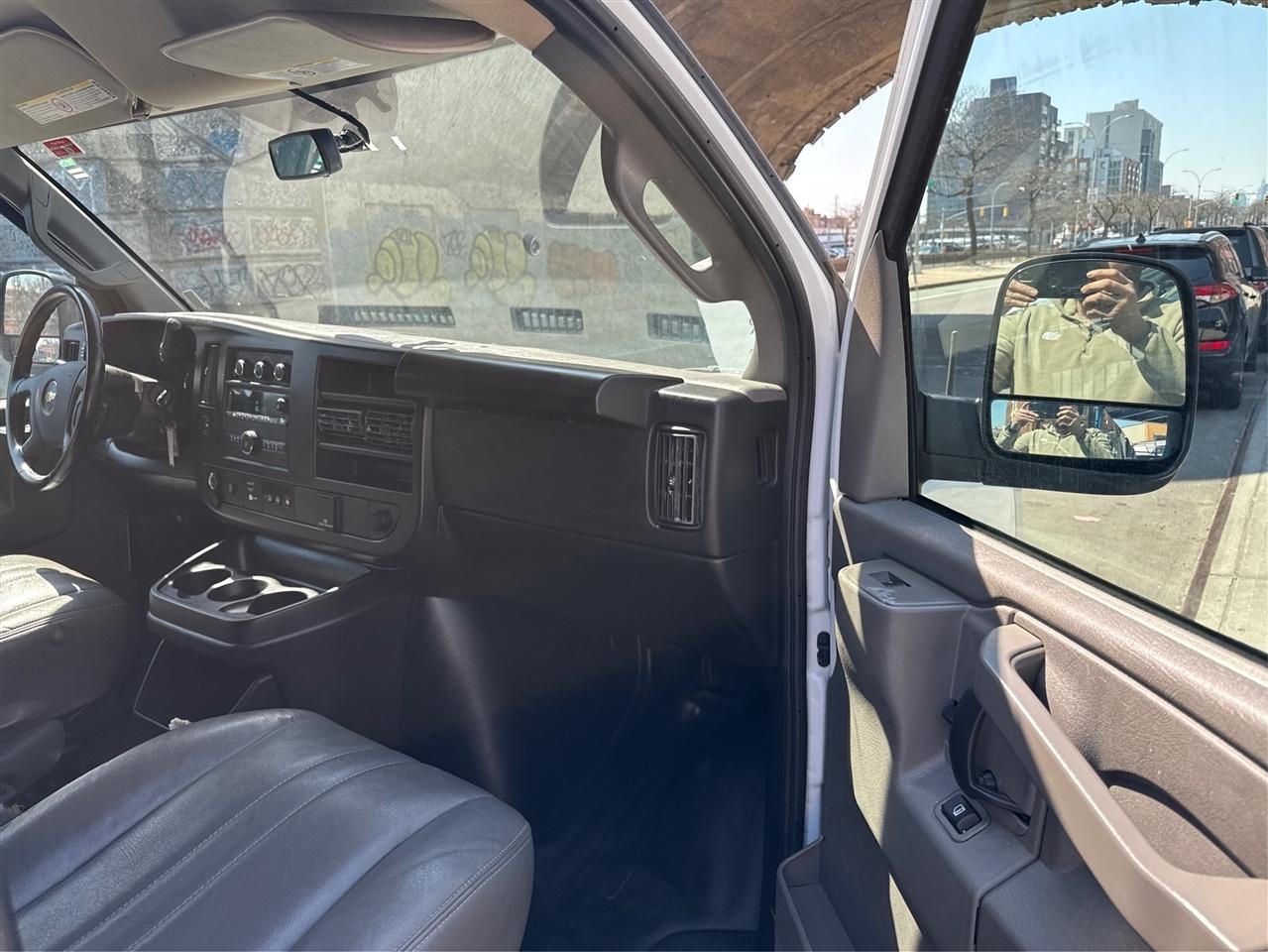 Chevrolet Express Cargo Van RWD 2500 155" 2023