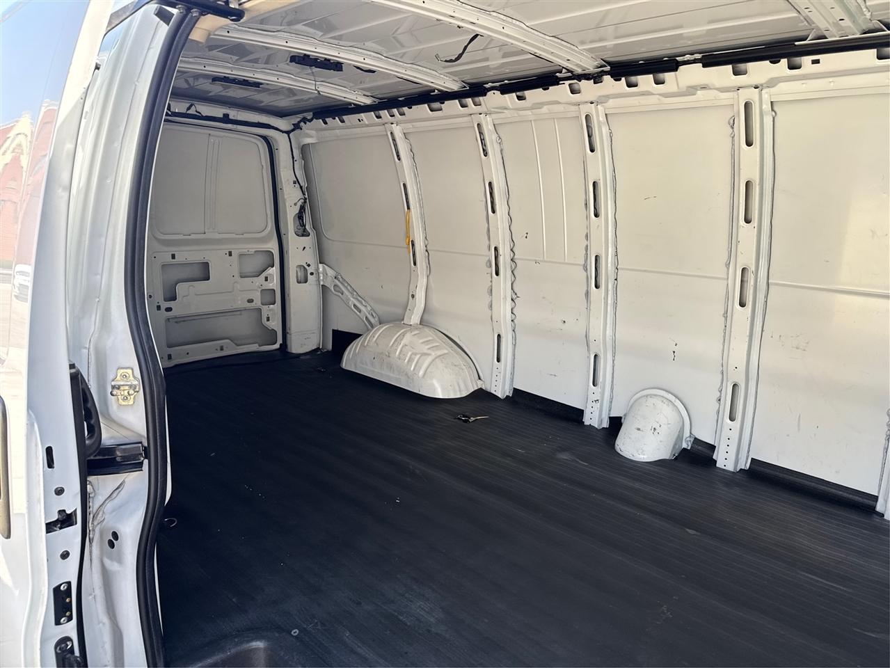 Chevrolet Express Cargo Van RWD 2500 155" 2023