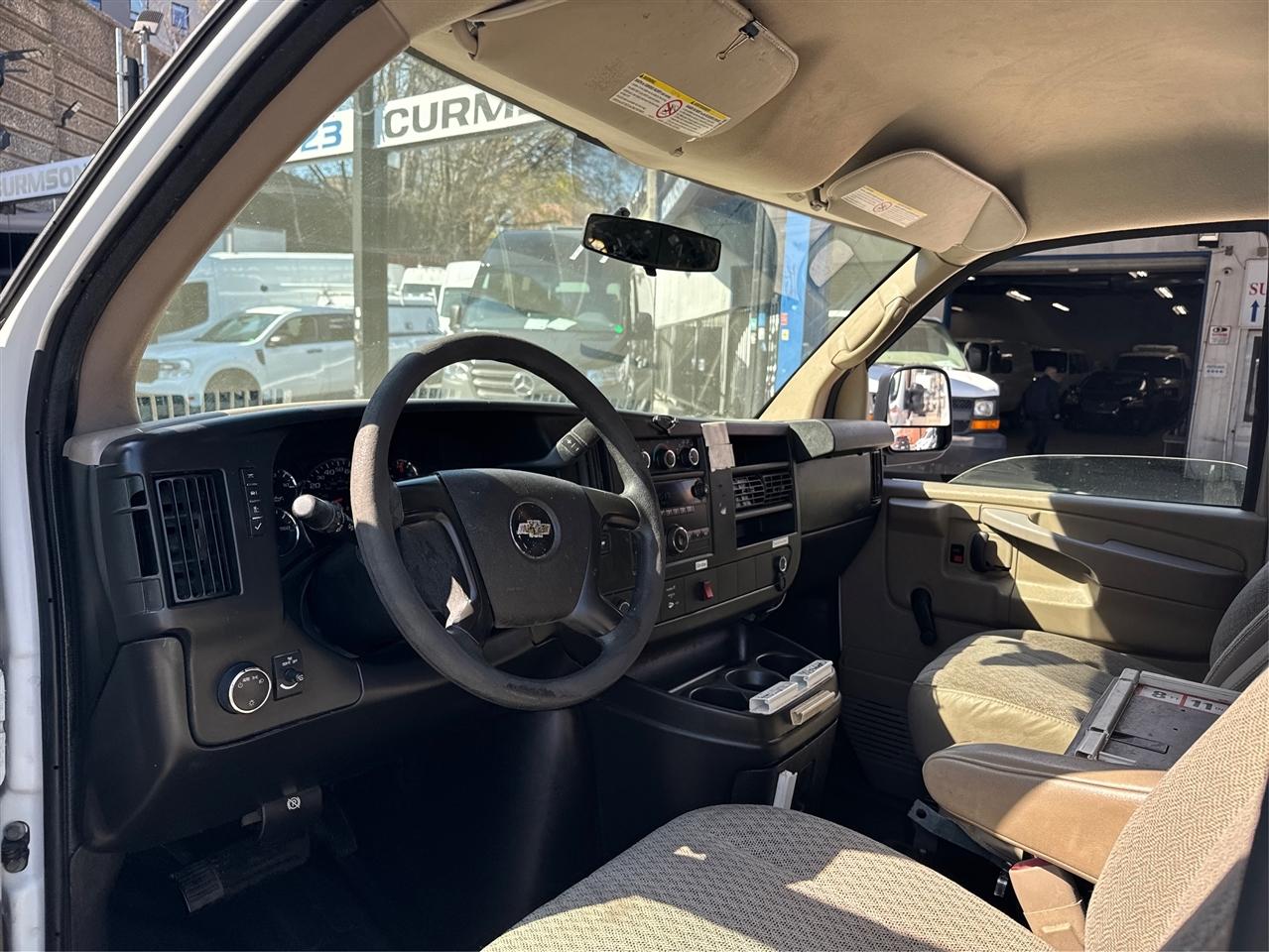 Chevrolet Express Cargo Van RWD 2500 135" 2011