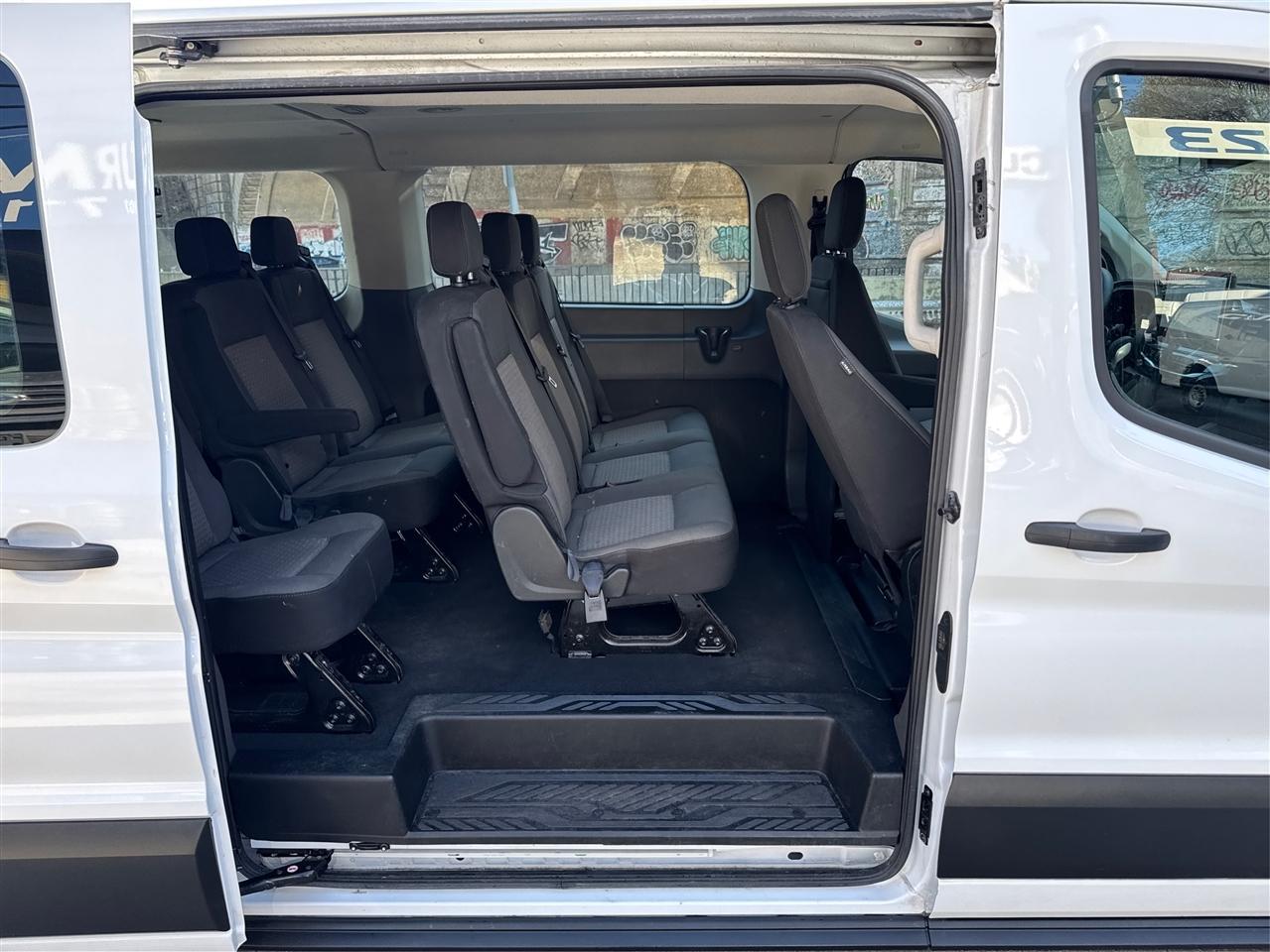 Ford Transit Passenger Wagon T-350 148" Low Roof XLT RWD 2023