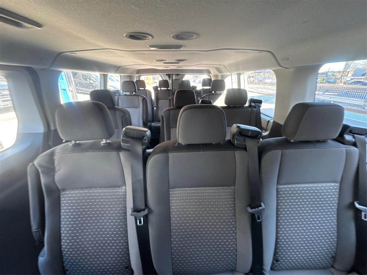 Ford Transit Passenger Wagon T-350 148" Low Roof XLT RWD 2023