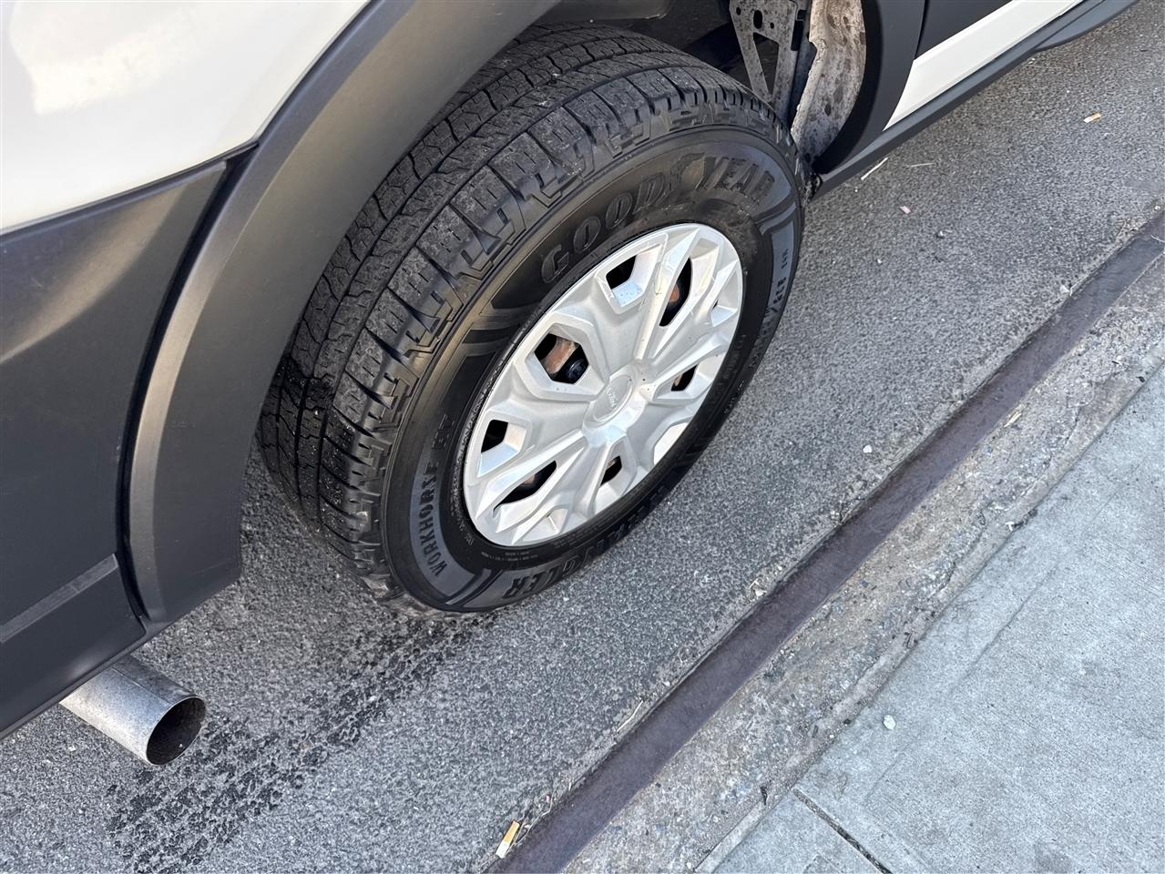 Ford Transit Passenger Wagon T-350 148" Low Roof XLT RWD 2023