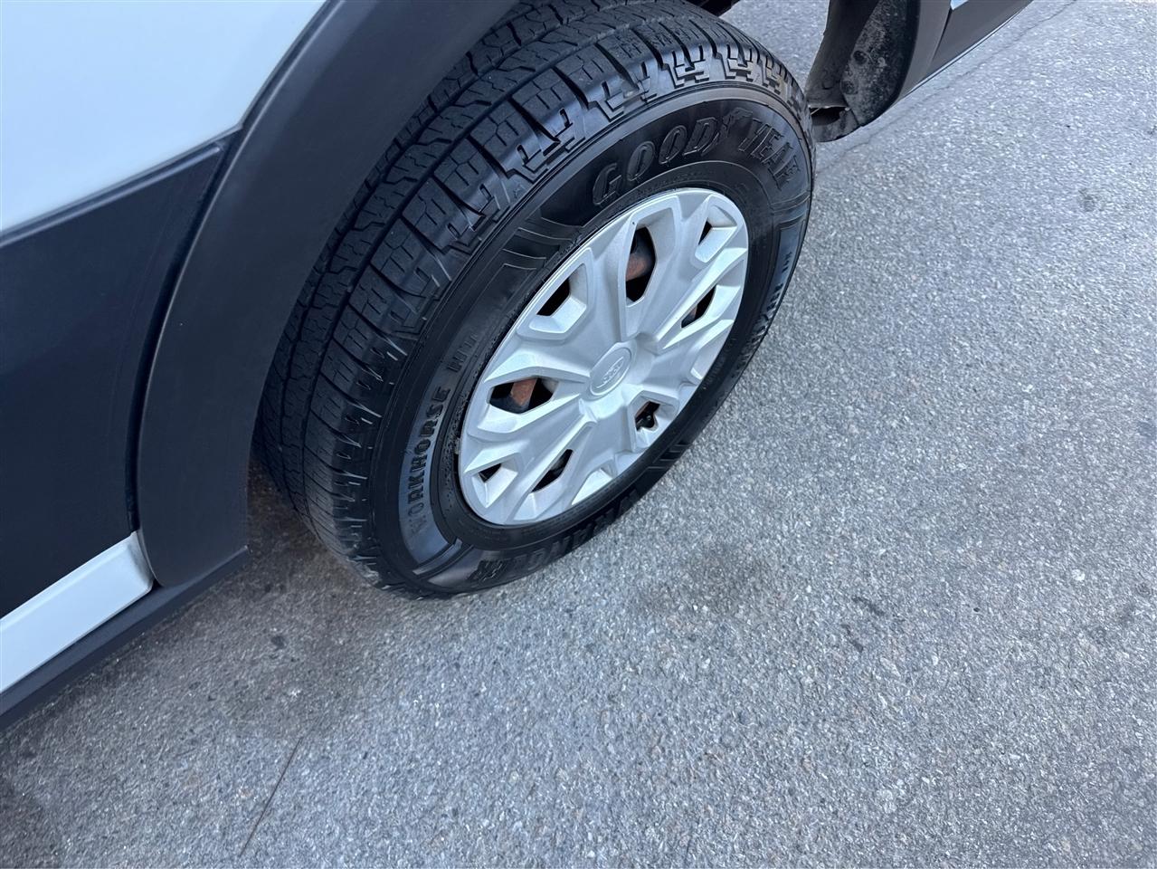 Ford Transit Passenger Wagon T-350 148" Low Roof XLT RWD 2023