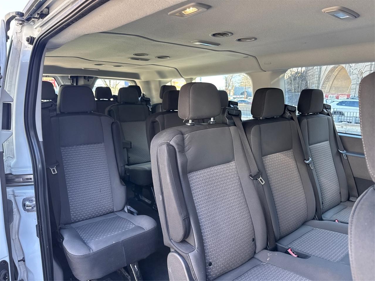 Ford Transit Passenger Wagon T-350 148" Low Roof XLT RWD 2023