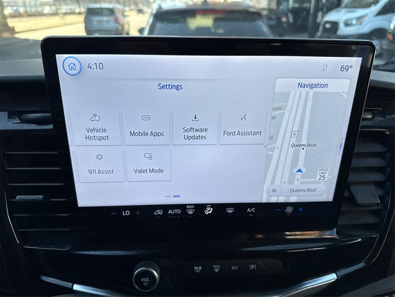 Ford Transit Passenger Wagon T-350 148" Low Roof XLT RWD 2023