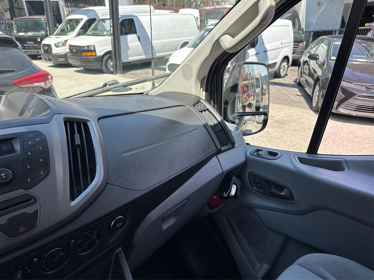 Ford Transit Wagon T-350 148" Low Roof XLT Swing-Out RH Dr 2016