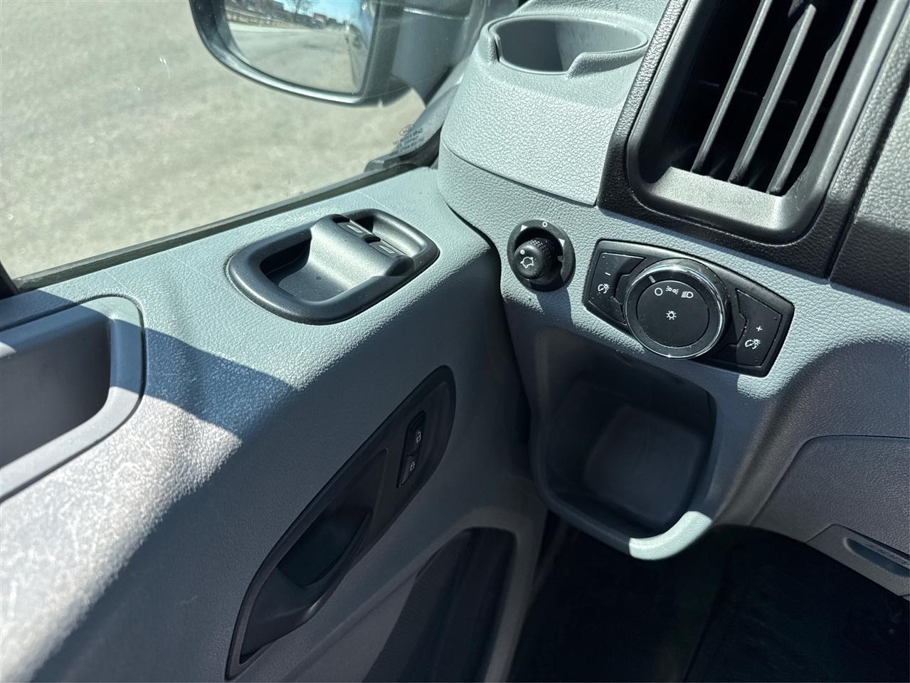 Ford Transit Wagon T-350 148" Low Roof XLT Swing-Out RH Dr 2016