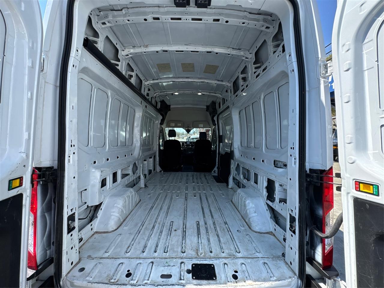 Ford Transit Cargo Van T-250 148" Hi Rf 9070 GVWR RWD 2023