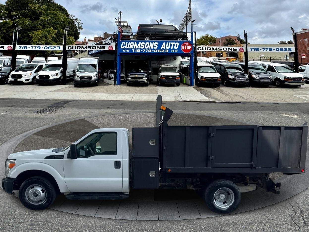 Ford Super Duty F-350 DRW 2WD Reg Cab 165" WB 84" CA XLT 2015