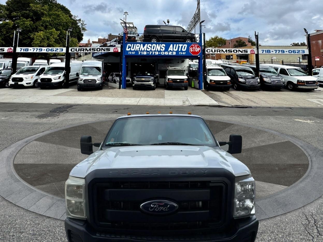 Ford Super Duty F-350 DRW 2WD Reg Cab 165" WB 84" CA XLT 2015