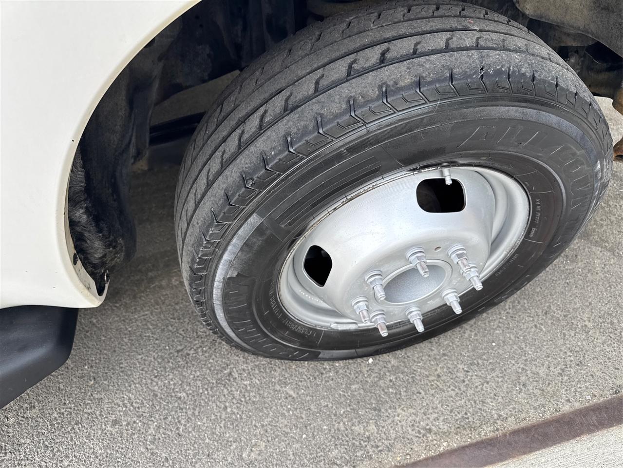 Ford Super Duty F-350 DRW 2WD Reg Cab 165" WB 84" CA XLT 2015