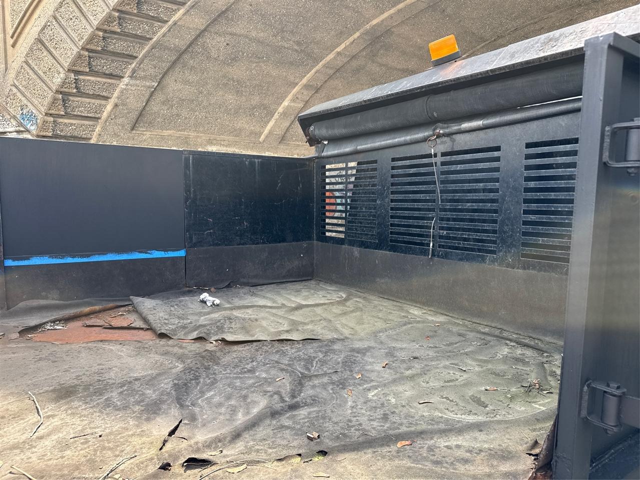 Ford Super Duty F-350 DRW 2WD Reg Cab 165" WB 84" CA XLT 2015