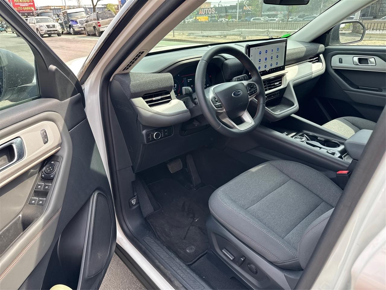 Ford Explorer Active RWD 2025