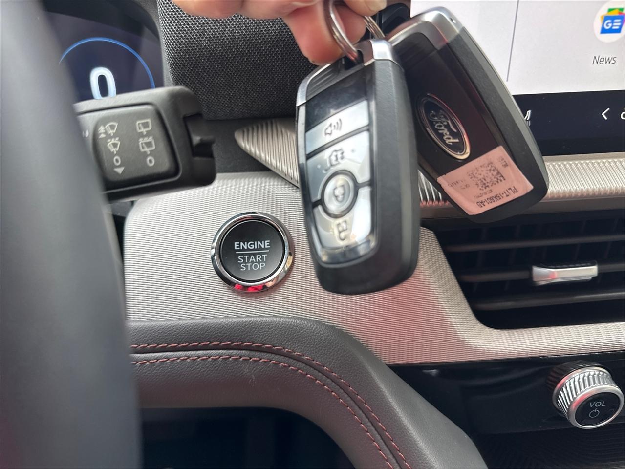 Ford Explorer Active RWD 2025